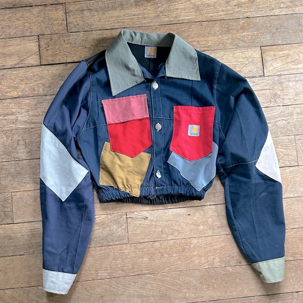 Carhartt vintage reworked jacket cropped (size small)